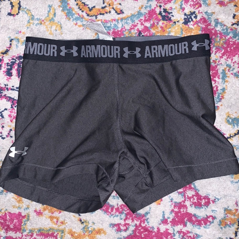 UNDER ARMOUR SPANDEX COMPRESSION SHORTS